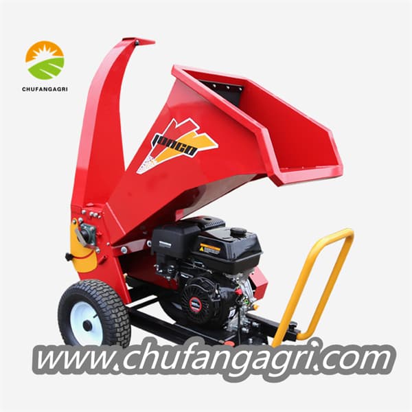 MC100Professional wood chipper